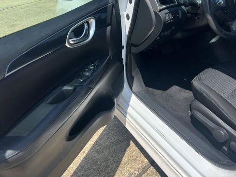 Used 2018 Nissan Sentra SR w/ SR Midnight Edition Package FWD image 11