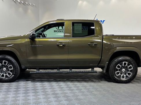 Used 2023 Chevrolet Colorado Z71 AWD/4WD image 2