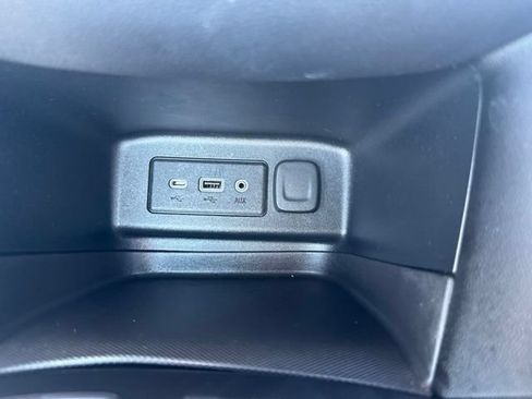 Used 2019 Chevrolet Equinox LT FWD image 15