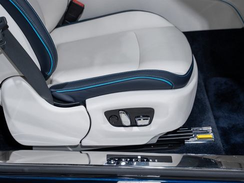 Used 2024 Rolls-Royce Spectre w/ Spectre Launch Package image 35