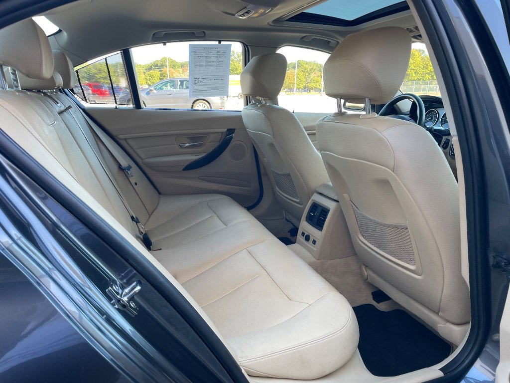 Used 2012 BMW 328i Sedan RWD image 17