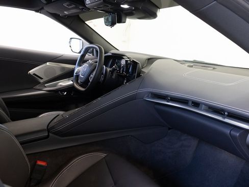 Used 2025 Chevrolet Corvette Stingray Preferred Cpe w/ 2LT image 19