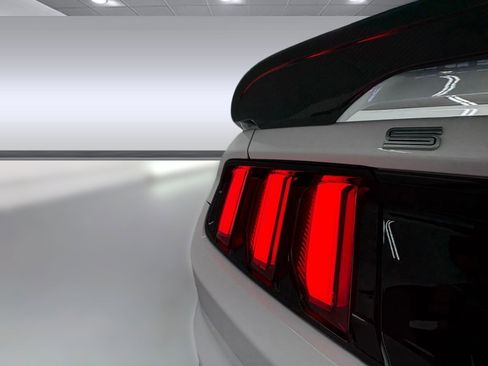 Used 2018 Ford Mustang Shelby GT350 w/ Electronics Package image 11