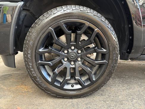 Used 2025 RAM 1500 Limited AWD/4WD image 30