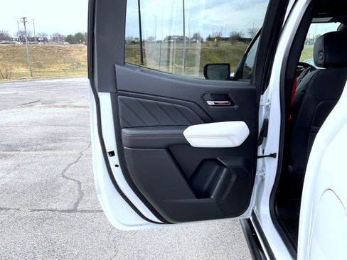 New 2026 GMC Canyon AT4X w/ LPO, Black Badging Package image 20