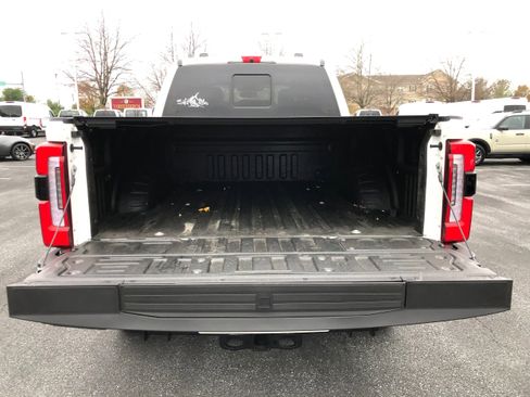 Used 2025 Ford F250 Platinum w/ Platinum Plus Package image 9