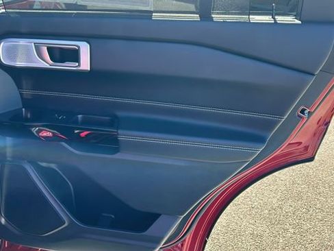 Certified 2022 Ford Explorer ST image 12