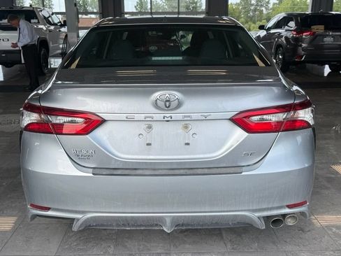 Used 2018 Toyota Camry SE FWD image 5