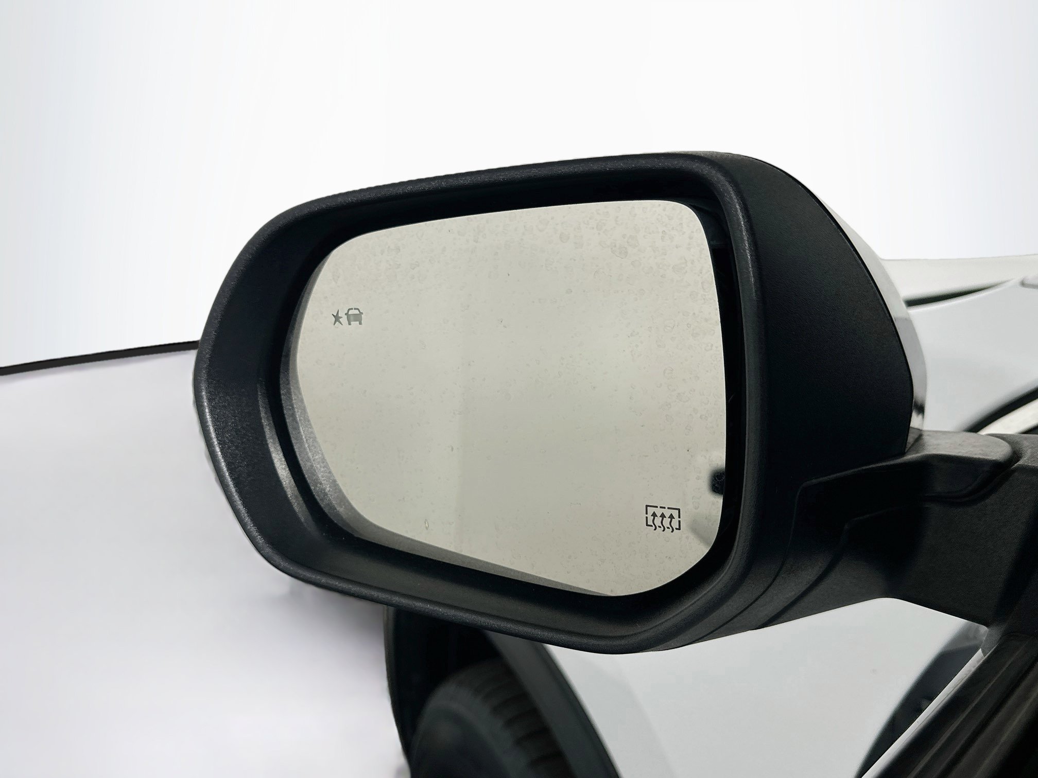 Used 2025 Chevrolet Traverse LT FWD image 16