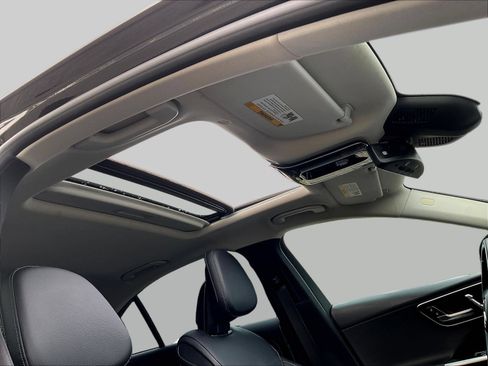 Used 2022 Mercedes-Benz C 300 Sedan image 29