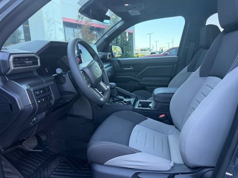 Used 2026 Toyota Tacoma TRD Off-Road AWD/4WD image 10