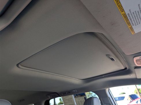 Used 2024 Toyota Sienna XLE image 11