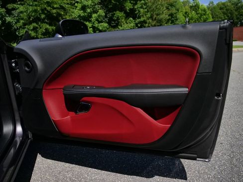 Used 2018 Dodge Challenger SRT Hellcat RWD image 31