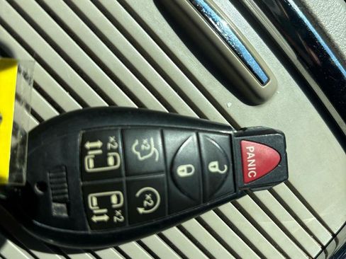 Used 2020 Dodge Grand Caravan SXT FWD image 20