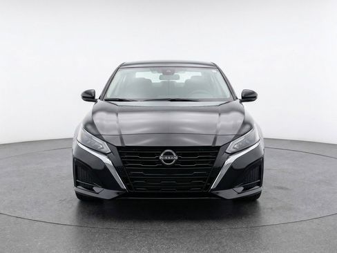 Used 2025 Nissan Altima 2.5 SV image 2