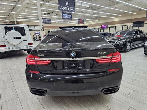 Used 2019 BMW 740i w/ M Sport Package RWD image 7