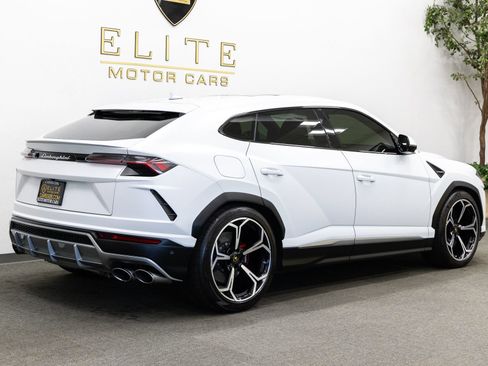 Used 2019 Lamborghini Urus AWD/4WD image 11