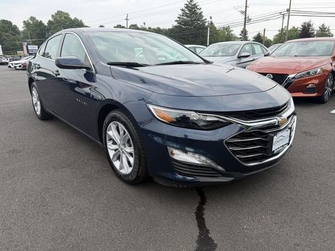 Used 2022 Chevrolet Malibu LT w/ Leather Package FWD image 3