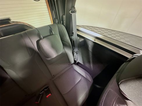 Used 2022 Jeep Wrangler Sport S image 14