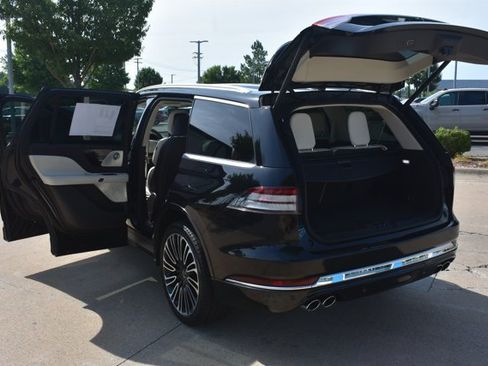 Used 2021 Lincoln Aviator Black Label w/ Dynamic Handling Package AWD/4WD image 16