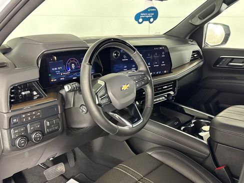 Certified 2026 Chevrolet Suburban High Country AWD/4WD image 24
