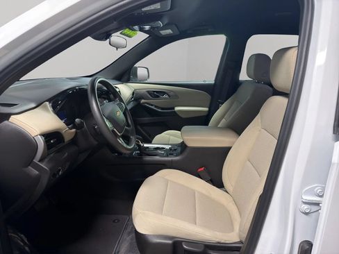 Used 2023 Chevrolet Traverse LS AWD/4WD image 9