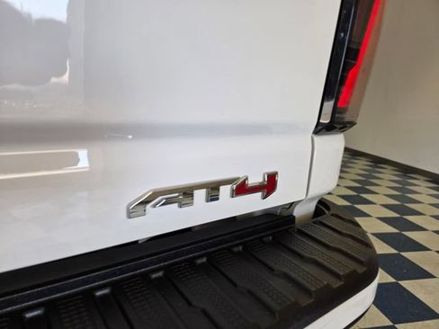 Used 2025 GMC Sierra 2500 AT4 AWD/4WD image 8