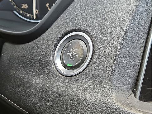 Used 2022 Cadillac XT4 Premium Luxury w/ Safety Alert Package image 32