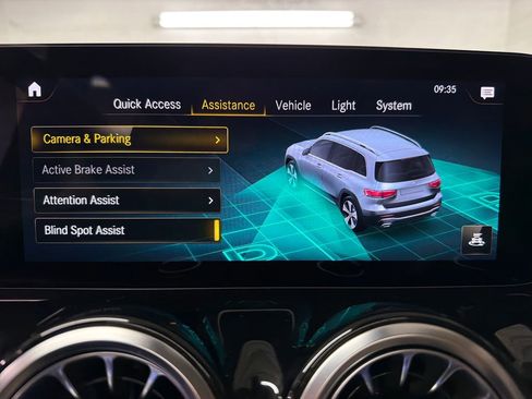 Used 2023 Mercedes-Benz GLB 250 image 27