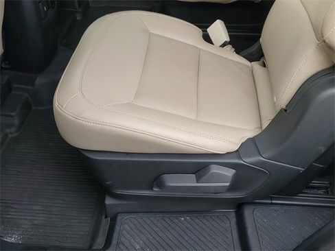 Certified 2022 Ford Explorer Limited w/ Limited Technology Package image 28