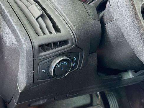 Used 2014 Ford Focus SE FWD image 10