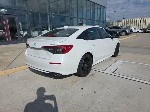 Used 2023 Honda Civic Sport image 4