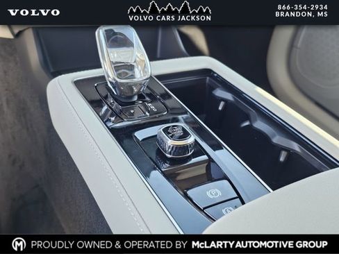 New 2026 Volvo XC90 B6 Ultra w/ Protection Package image 23
