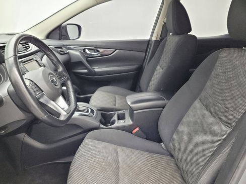 Used 2018 Nissan Rogue Sport SV w/ SV Technology Package image 17