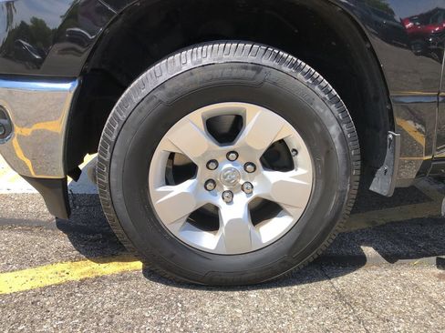 Used 2020 RAM 1500 Big Horn AWD/4WD image 18