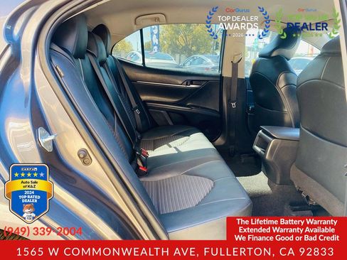 Used 2018 Toyota Camry SE FWD image 22