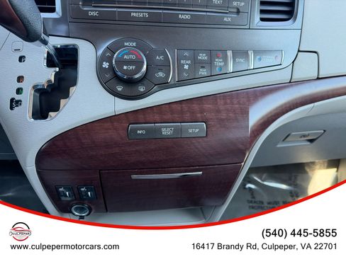 Used 2013 Toyota Sienna XLE image 23