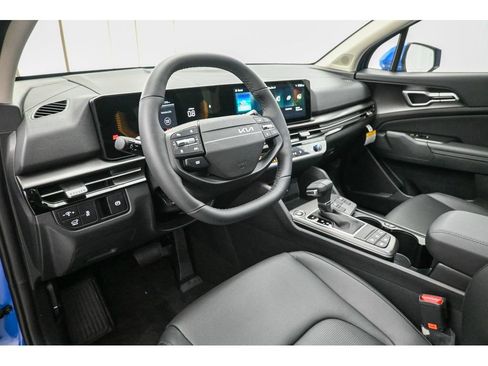 New 2026 Kia Sportage EX w/ EX Panorama Roof Package image 16