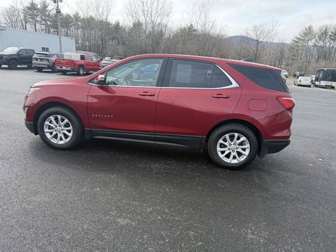 Used 2019 Chevrolet Equinox LT image 2
