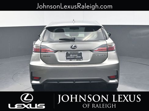 Used 2017 Lexus CT 200h image 8