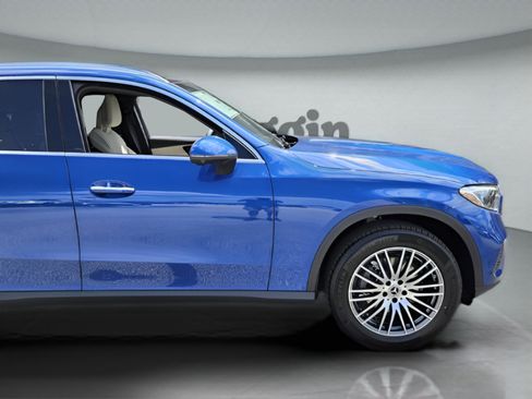 New 2025 Mercedes-Benz GLC 300 image 40