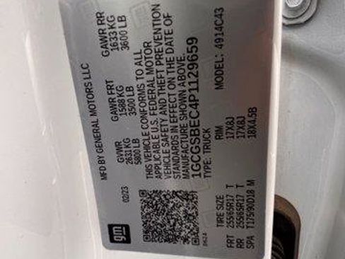 Used 2023 Chevrolet Colorado W/T RWD image 9