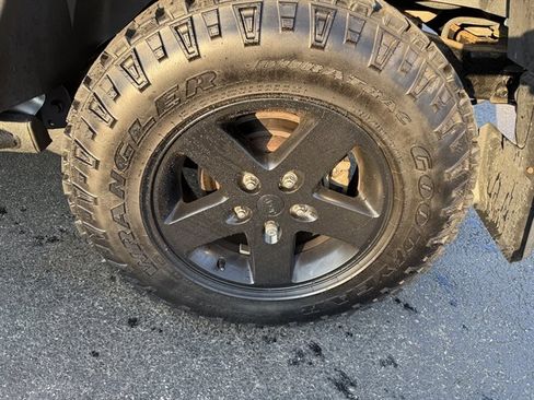 Used 2016 Jeep Wrangler Unlimited Sport AWD/4WD image 32