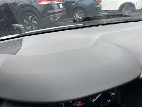 Used 2025 Toyota Corolla LE image 34