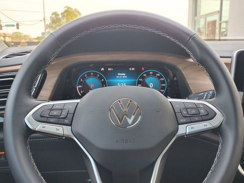 New 2026 Volkswagen Atlas SE FWD image 22