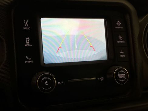 Used 2018 Jeep Wrangler Unlimited Sport AWD/4WD image 17