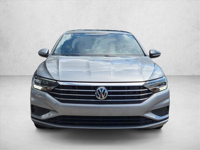 Used 2021 Volkswagen Jetta SE FWD image 2