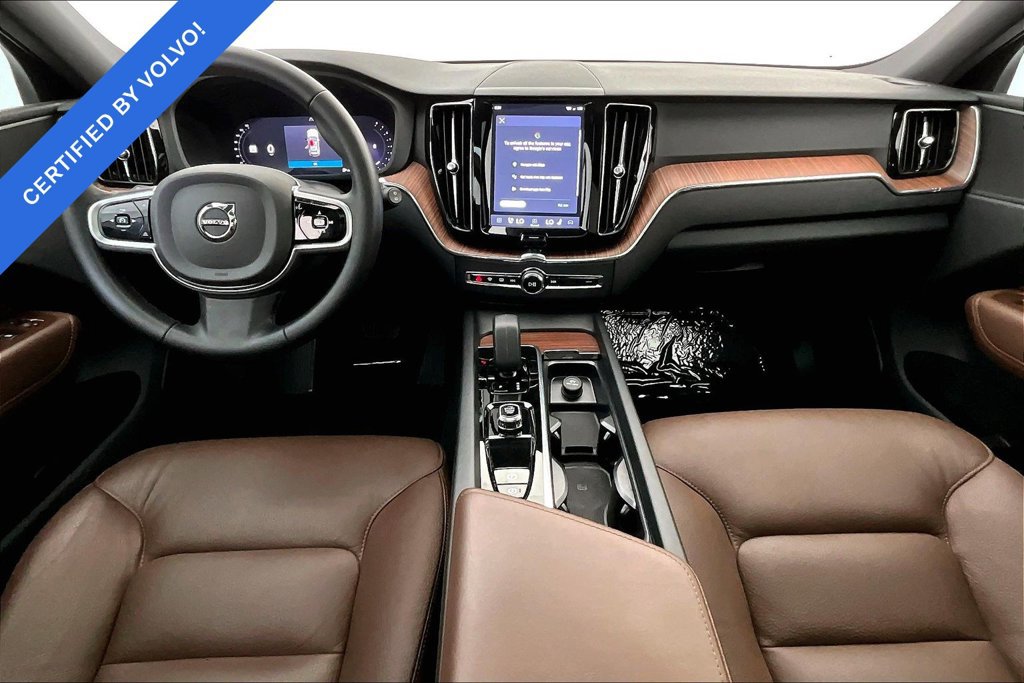 Used 2025 Volvo XC60 B5 Plus AWD/4WD image 19