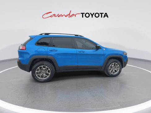 Used 2022 Jeep Cherokee Trailhawk image 9