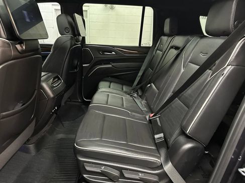 Used 2024 Cadillac Escalade ESV Premium Luxury w/ Performance Package AWD/4WD image 22